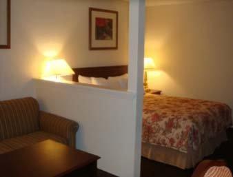 Rodeway Inn モンゴメリー エクステリア 写真